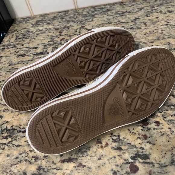 Converse Chuck Taylor All Star Low Tops - Size 9 - - Picture 5 of 6